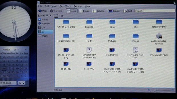 Ein Ordner mit Hinweisen auf Chairs, dem Namen, unter dem UniOS vormals bekannt war.